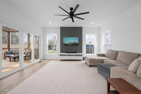 $789,900 | 320 South Tarboro Street, Raleigh, NC 27610