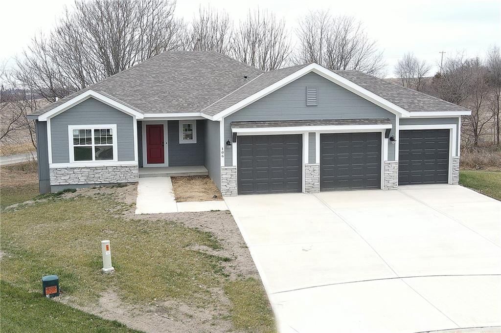 106 Troutman Circle Dearborn, MO 64439 - Photo 1 of 1