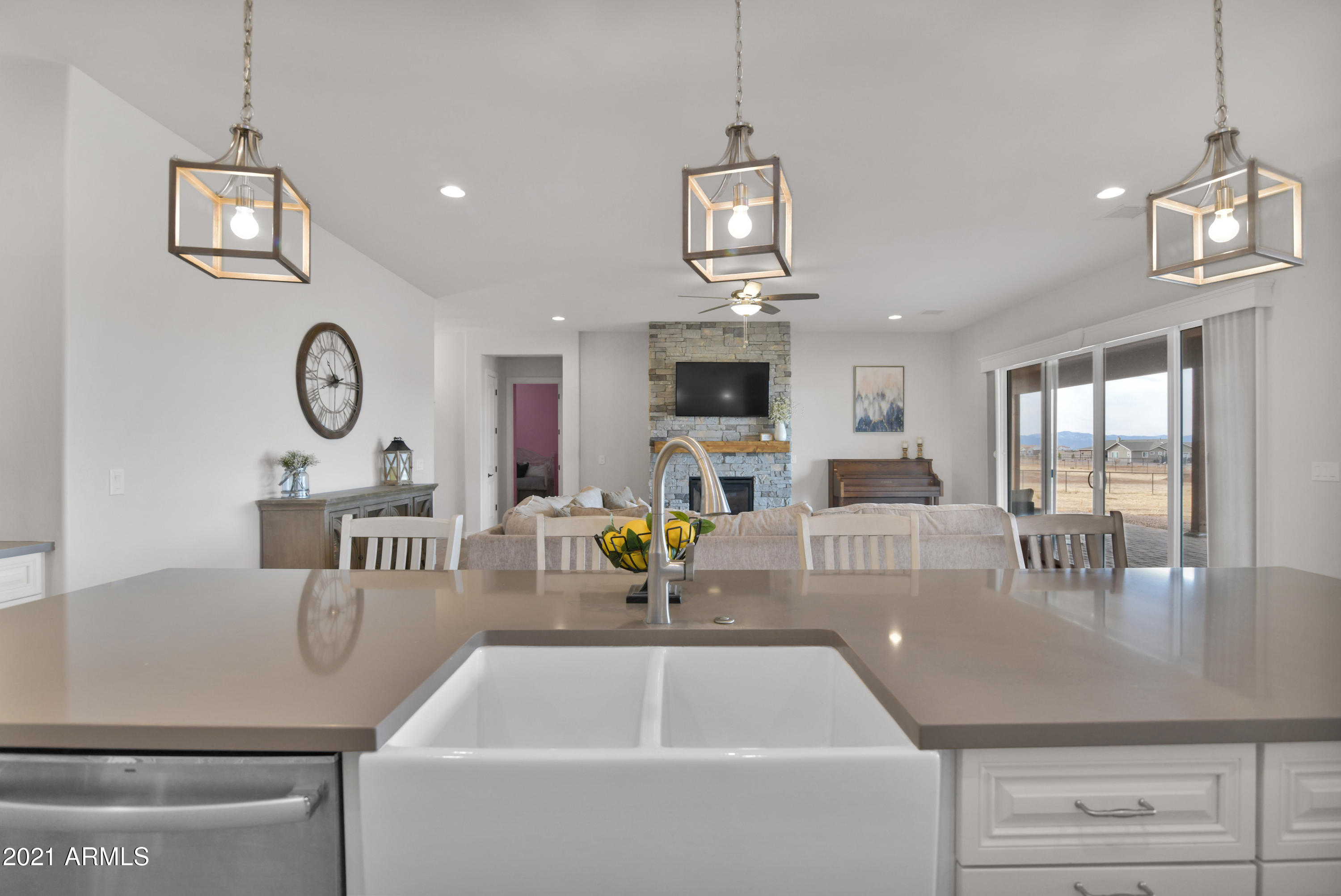 9600 North Manger Road Prescott, AZ 86305 - Photo 14 of 37 Kitchen : Great Room