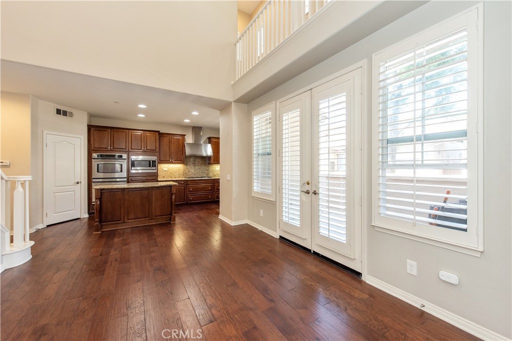 72 Shadowplay Irvine, CA 92620 - Photo 5 of 36