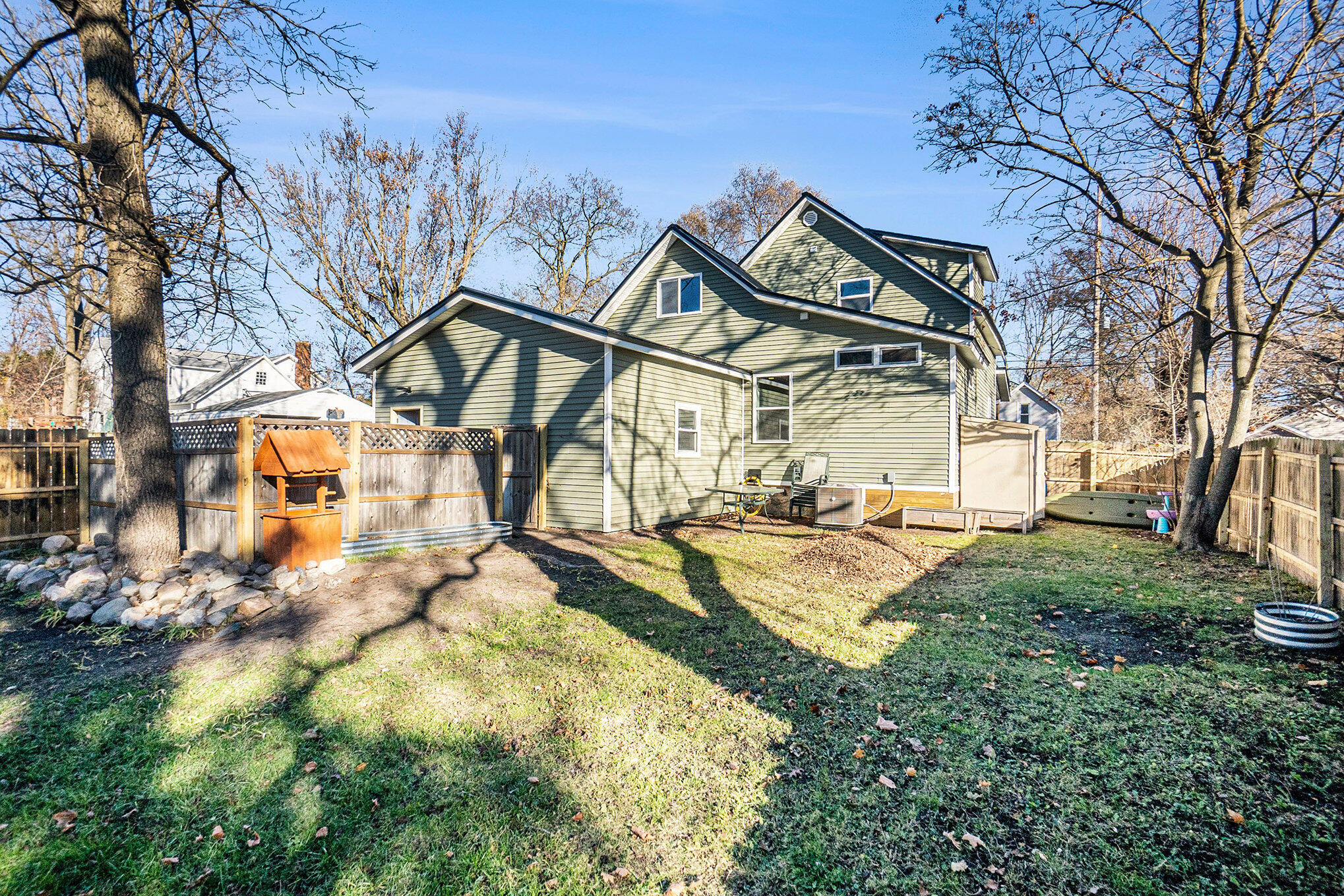 215 South Division Avenue Fremont, MI 49412 - Photo 27 of 31 On two lots!