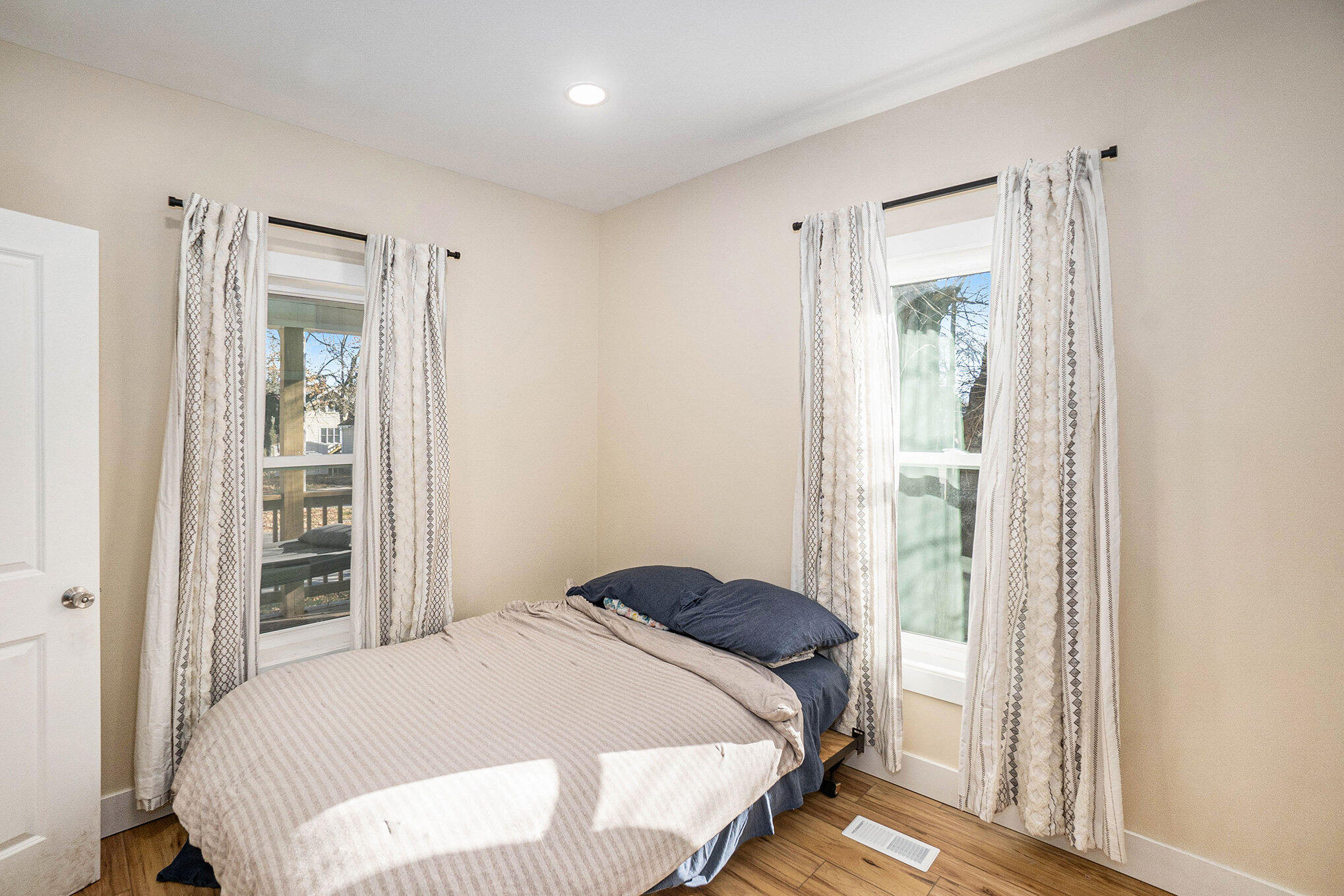 215 South Division Avenue Fremont, MI 49412 - Photo 7 of 31 Primary Bedroom - Main Level