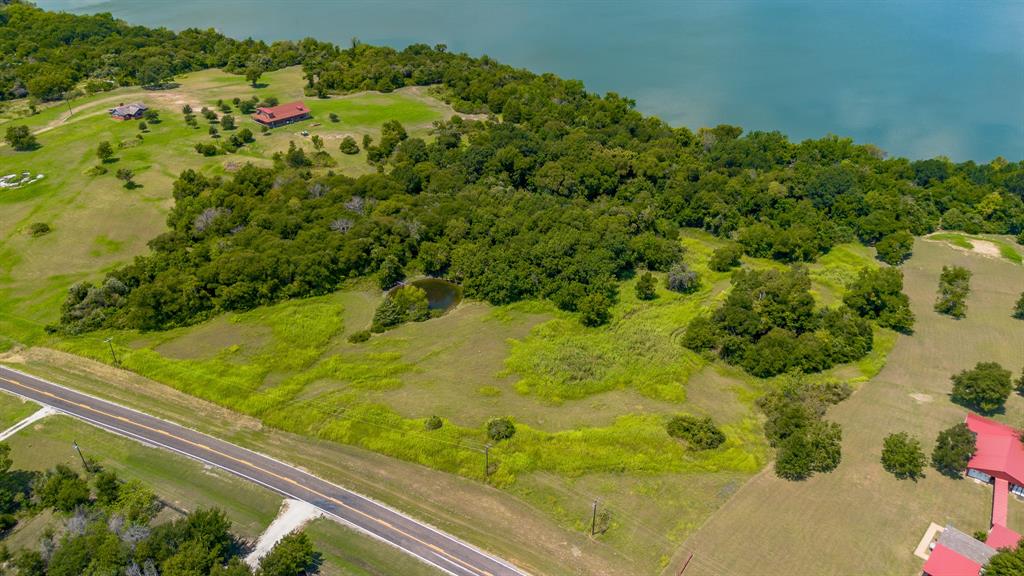 709 N Dawson, TX 76639 - Photo 4 of 10 a view of a garden