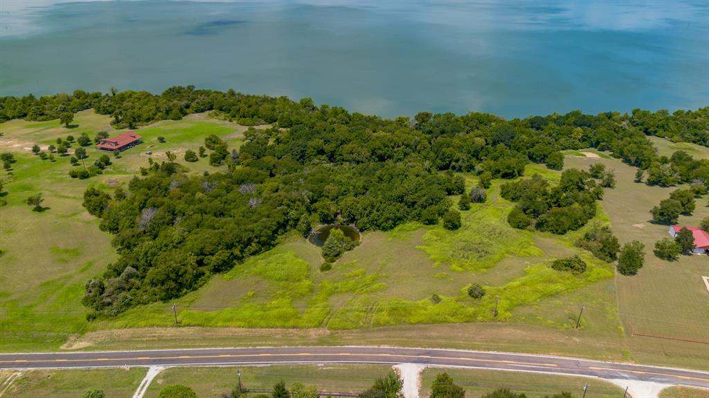 709 N Dawson, TX 76639 - Photo 5 of 10 a view of a yard