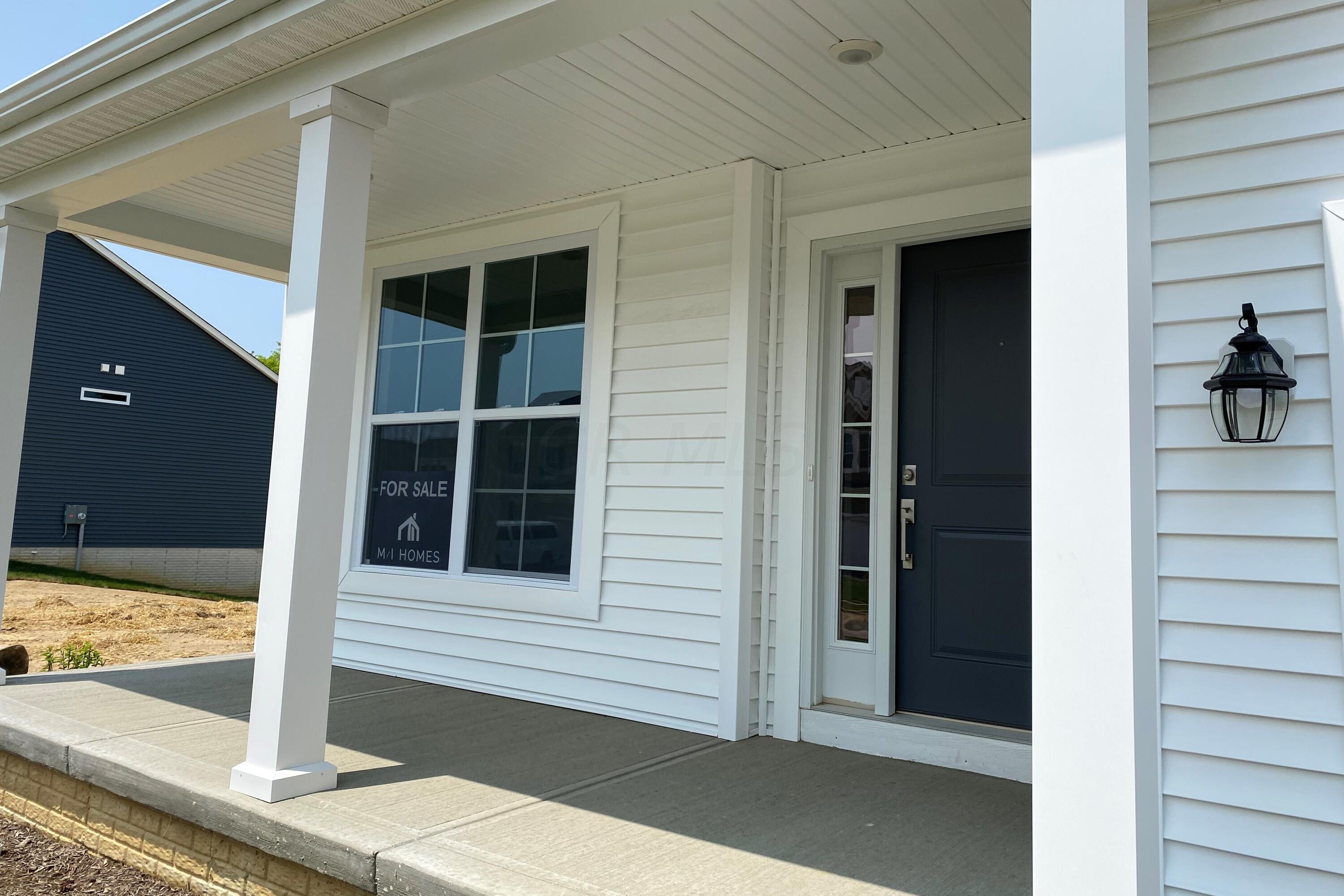 8074 Marilyn Road Reynoldsburg, OH 43068 - Photo 2 of 39 Porch