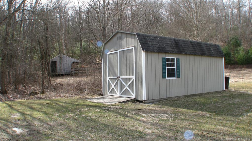 544 Litchfield Road Harwinton, CT 06791 - Photo 2 of 4 a backyard of a house
