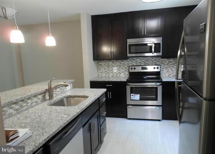 2485 Pyrenees Court Reston, VA 20191 - Photo 6 of 26 Updated kitchen