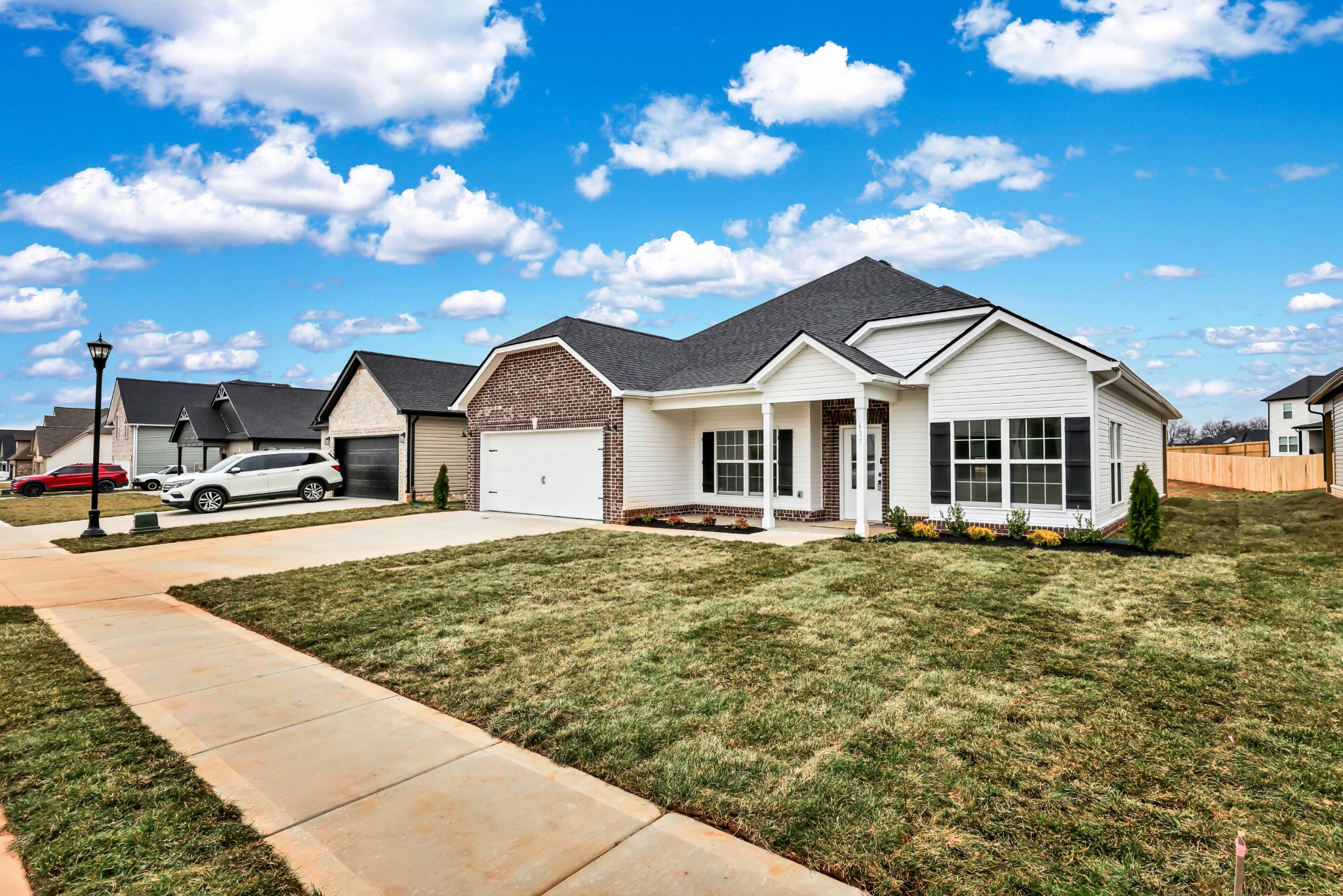 637 Woodrush Drive Clarksville, TN 37040 - Photo 4 of 42