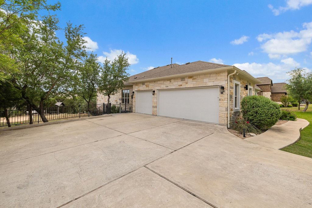 17641 Stratus Cove Dripping Springs, TX 78620 - Photo 30 of 40