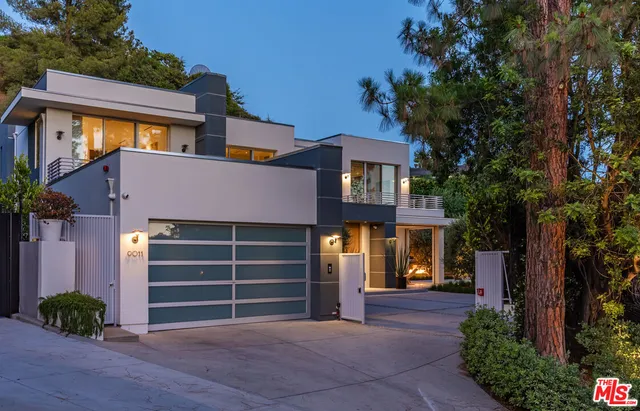 $9,600,000 | 9011 Alto Cedro Drive, Beverly Hills, CA 90210
