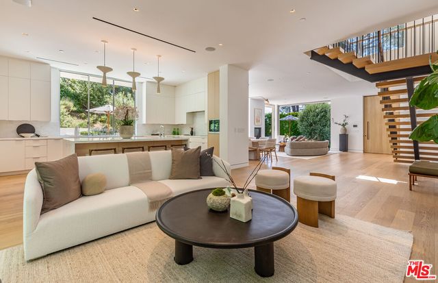 $9,600,000 | 9011 Alto Cedro Drive, Beverly Hills, CA 90210