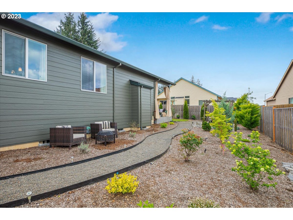 133 Northeast Regan Hill Loop Estacada, OR 97023 - Photo 28 of 29 a house view with a sitting space
