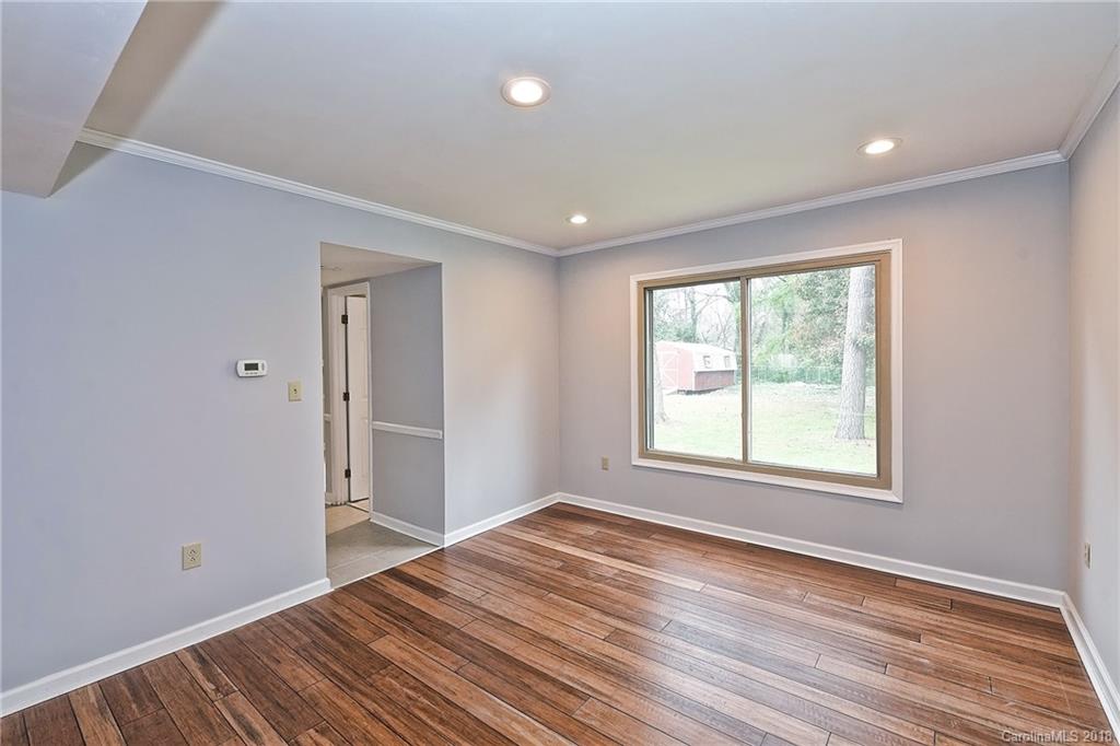 5921 Bluebonnet Road Charlotte, NC 28212 - Photo 4 of 36 Gallery Image 4