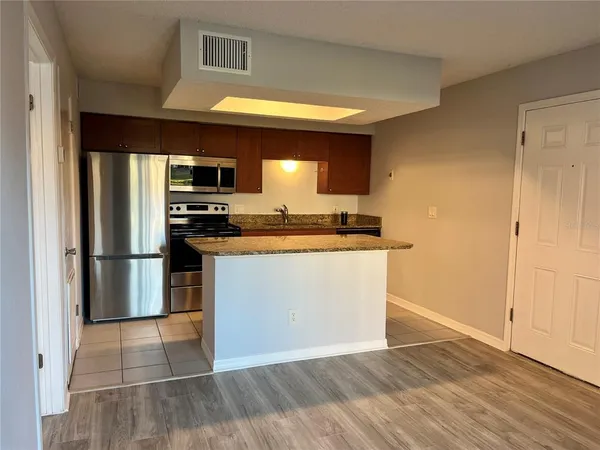 $1,350 | 10200 Gandy Boulevard North, Unit 617, St. Petersburg, FL 33702