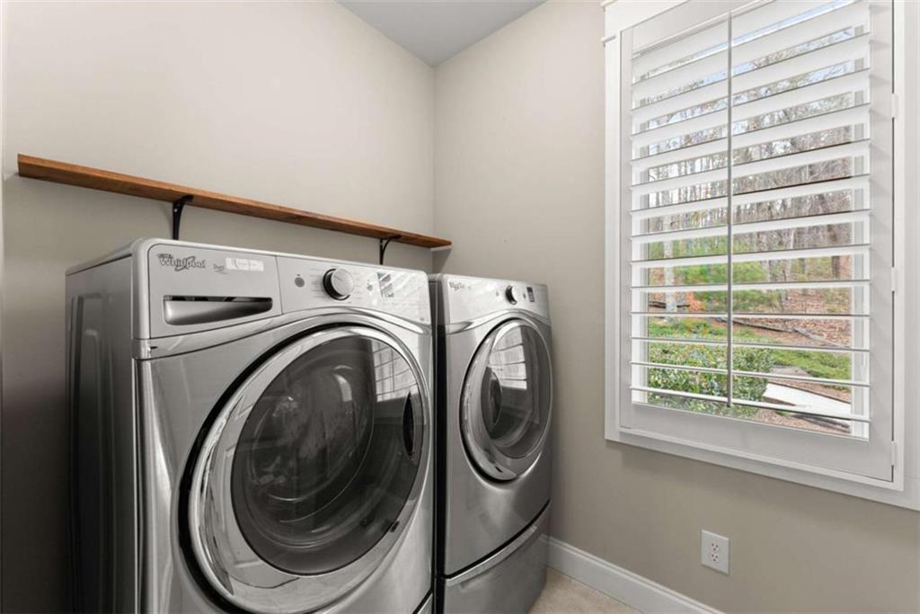 167 Early Red Pippin Clarkesville, GA 30523 - Photo 19 of 59 a utility room with dryer and washer