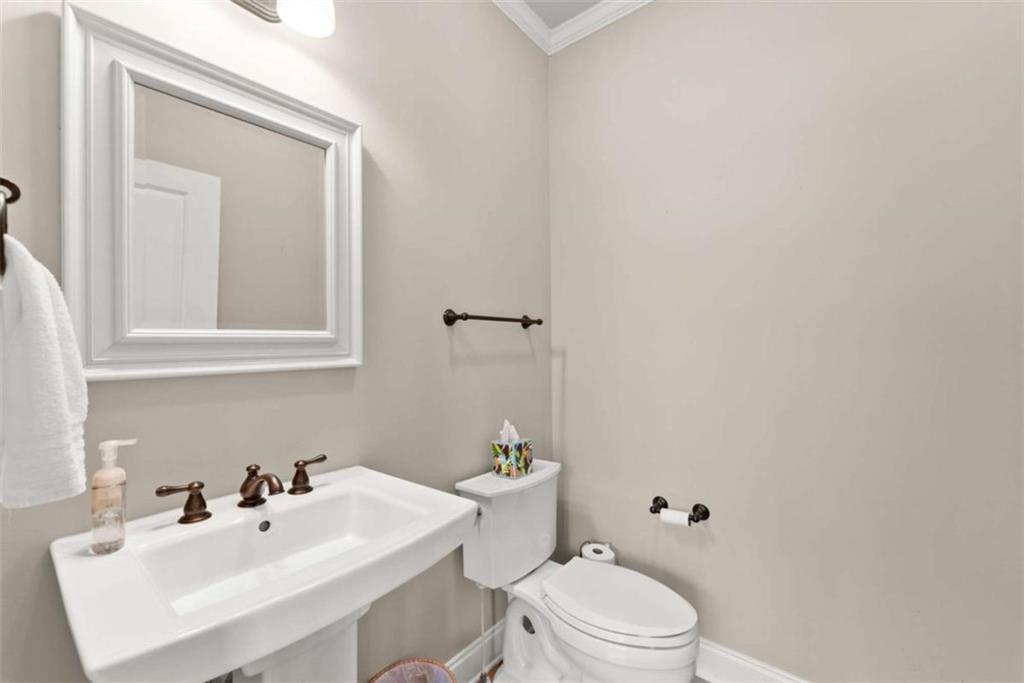 167 Early Red Pippin Clarkesville, GA 30523 - Photo 20 of 59 a bathroom with a sink a toilet and mirror