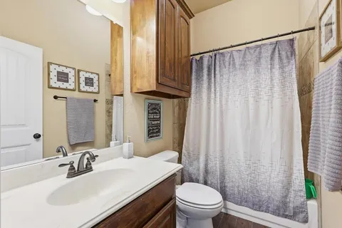 $657,500 | 160 Kelly Drive, Waxahachie, TX 75167