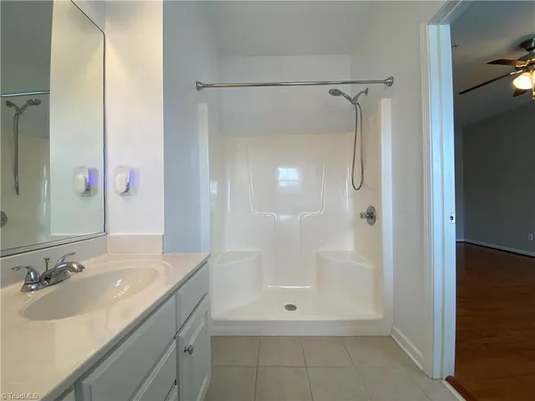 $1,445 | 6981 Hanesbrook Circle, Unit 202, Clemmons, NC 27012