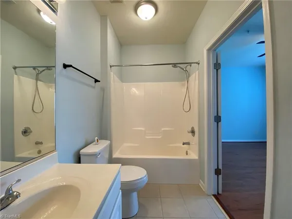 $1,445 | 6981 Hanesbrook Circle, Unit 202, Clemmons, NC 27012