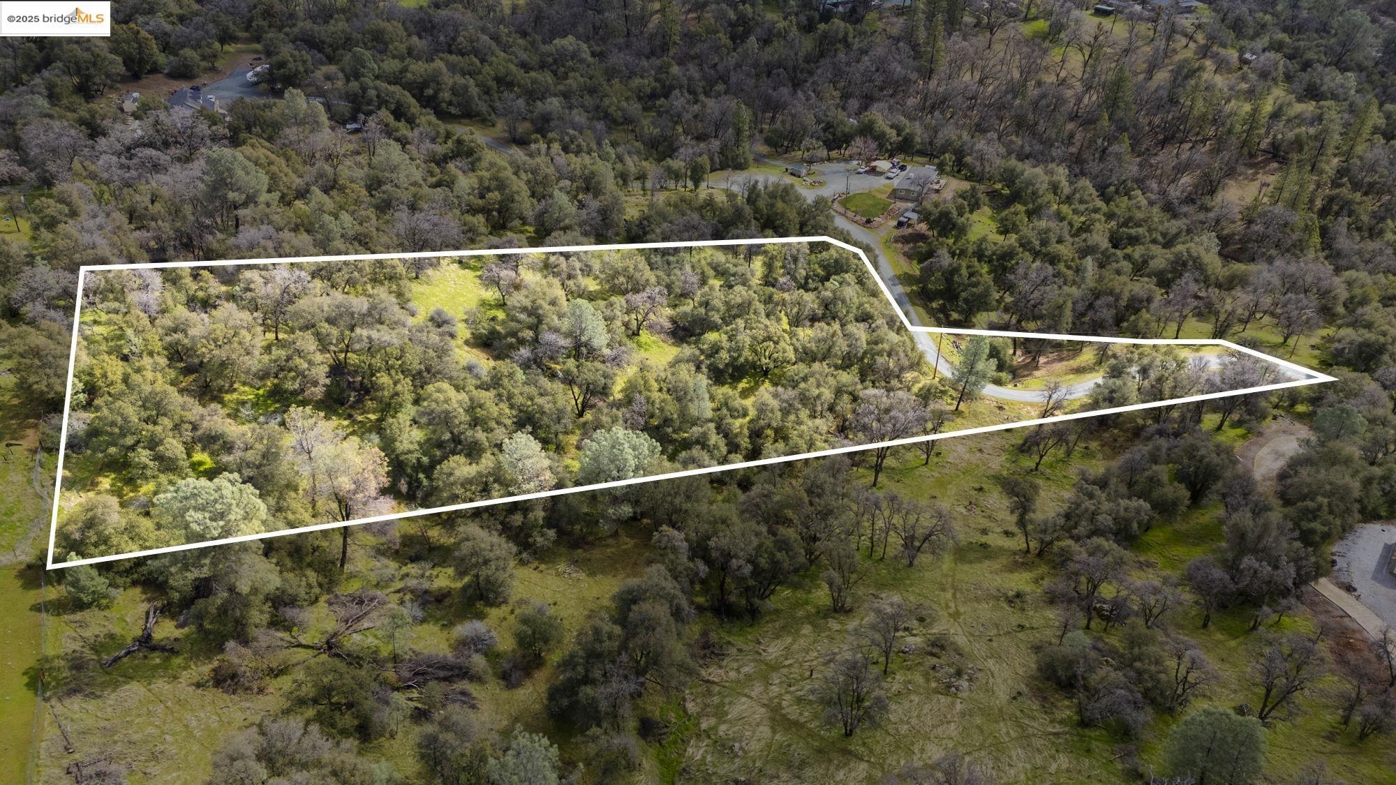 19631 Whitto Mine Road Sonora, CA 95370 - Photo 11 of 12 a view of a tennis court