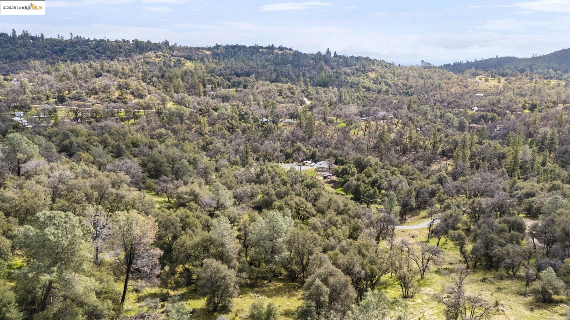 19631 Whitto Mine Road Sonora, CA 95370 - Photo 7 of 12 a view of a city