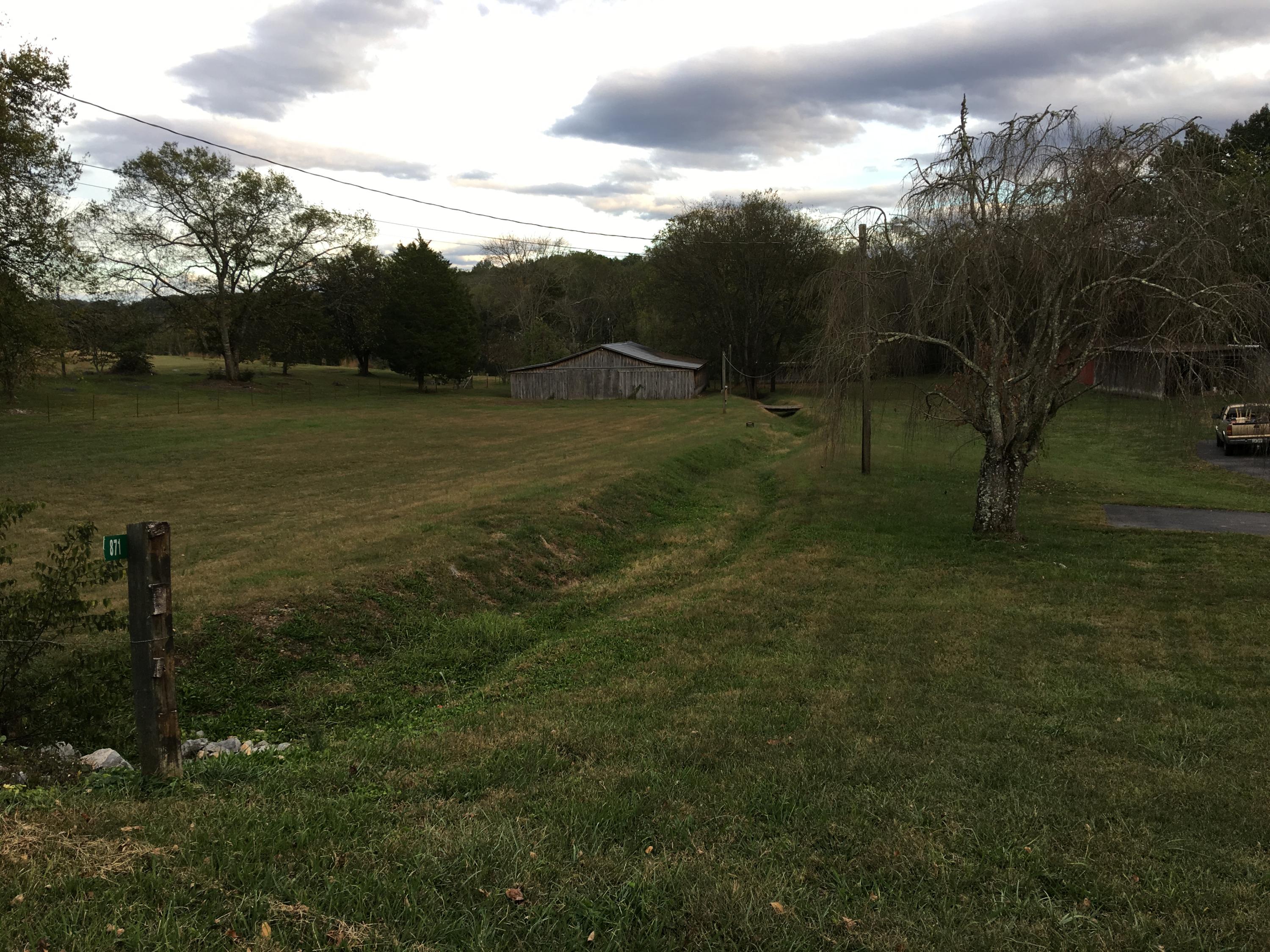 871 Kodak Road Kodak, TN 37764 - Photo 2 of 26 IMG_1535
