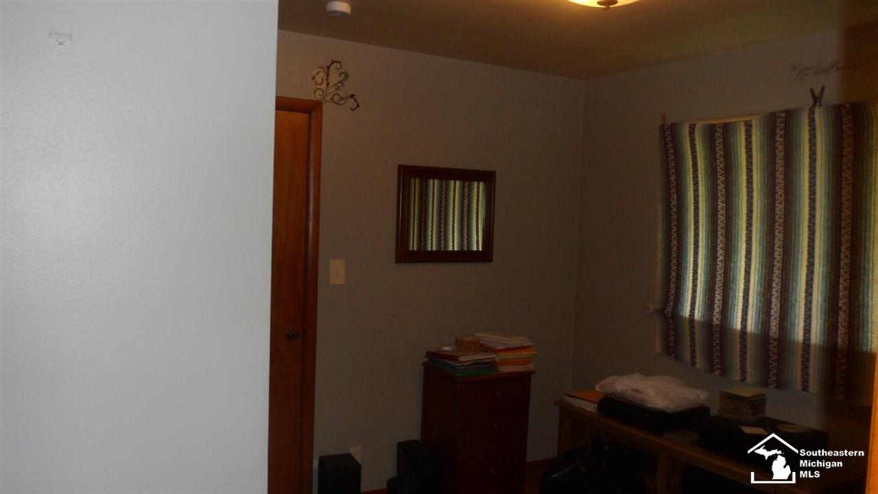 28700 Waltz Road New Boston, MI 48164 - Photo 8 of 12 50041040-7.JPG