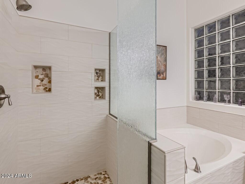 6920 West Rowel Road Peoria, AZ 85383 - Photo 17 of 27 26 Primary Bathroom