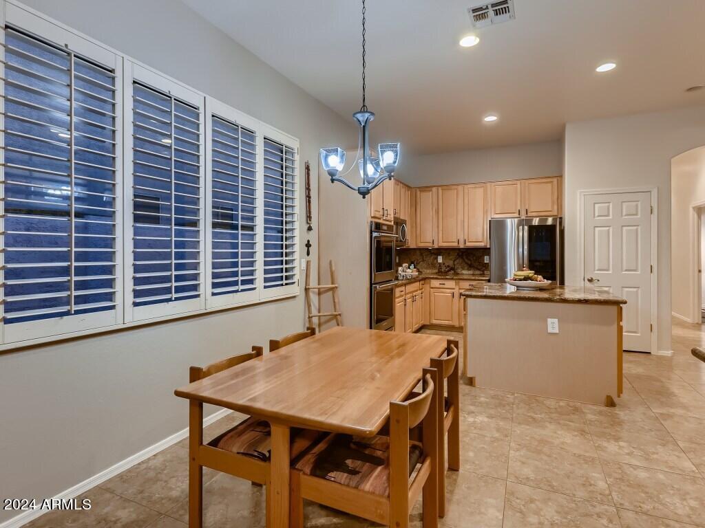 6920 West Rowel Road Peoria, AZ 85383 - Photo 7 of 27 13 Dining Room