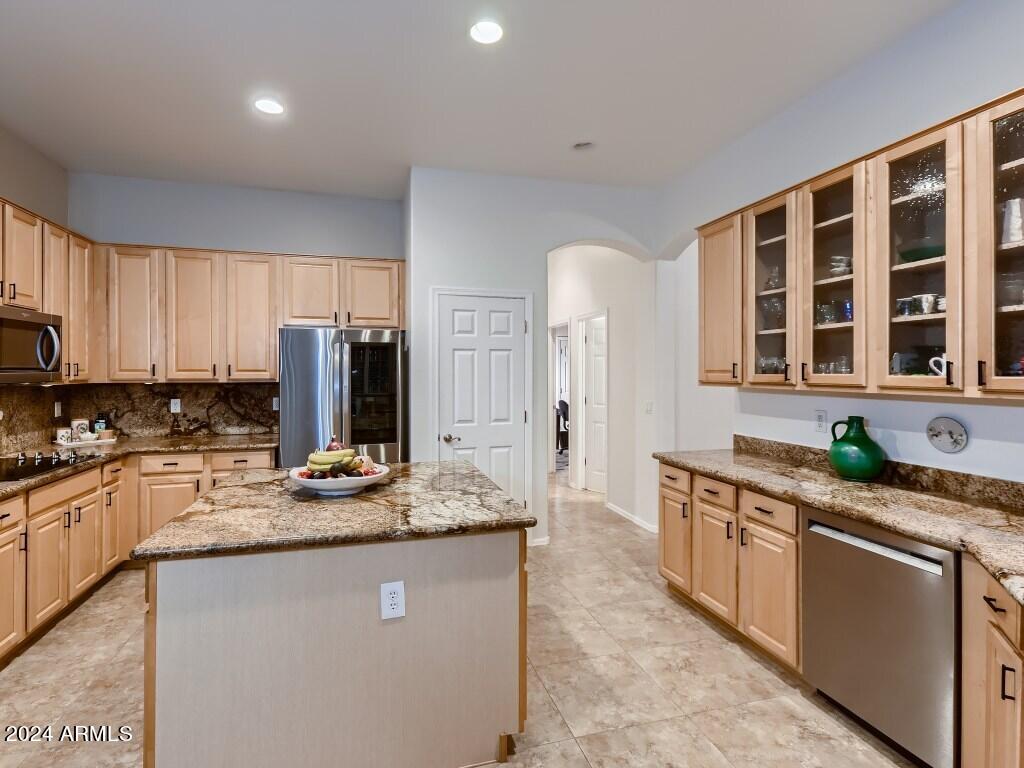 6920 West Rowel Road Peoria, AZ 85383 - Photo 9 of 27 16 Kitchen