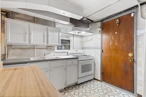 $525,000 | 7357 North Crawford Avenue, Lincolnwood, IL 60712