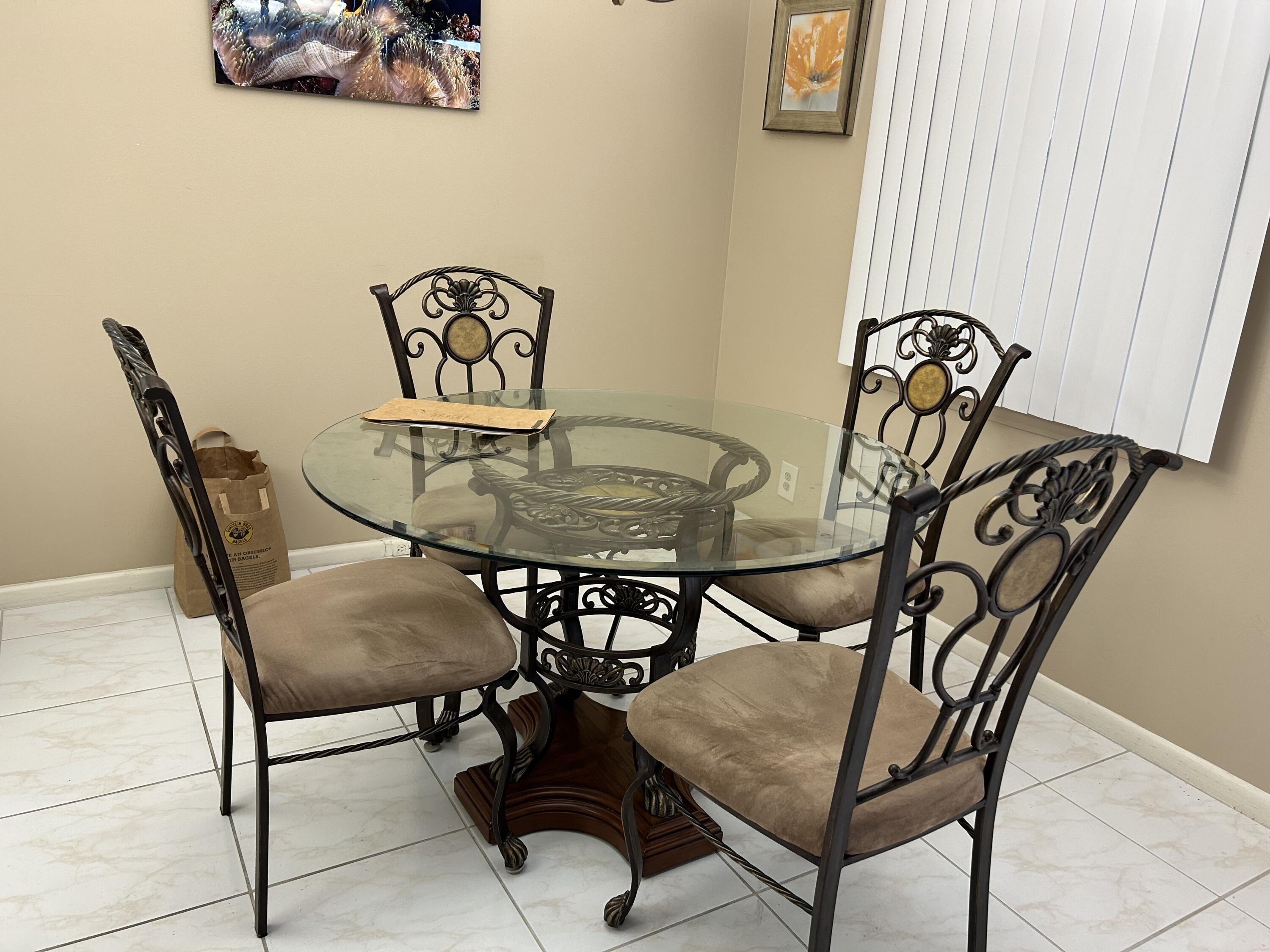 2010 Exeter, Unit 2010A Boca Raton, FL 33434 - Photo 7 of 16 Dining area