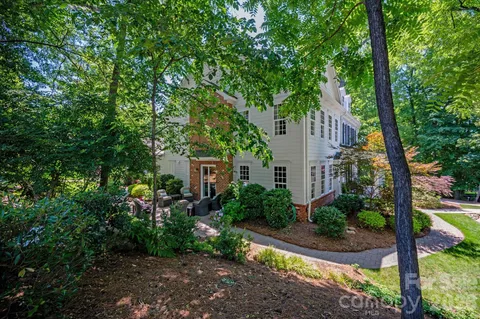 $1,075,000 | 3702 Selwyn Avenue, Charlotte, NC 28209