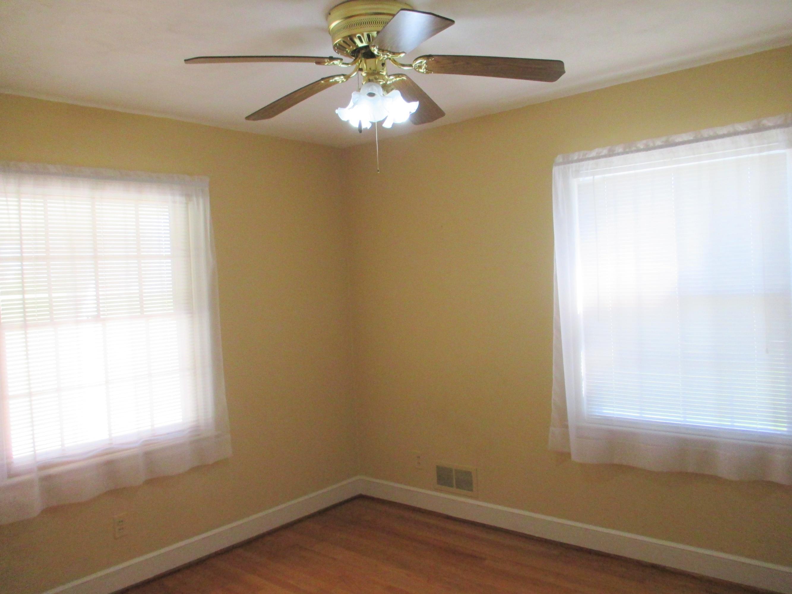 9186 Hardy Road Vinton, VA 24179 - Photo 3 of 32 Dining Room