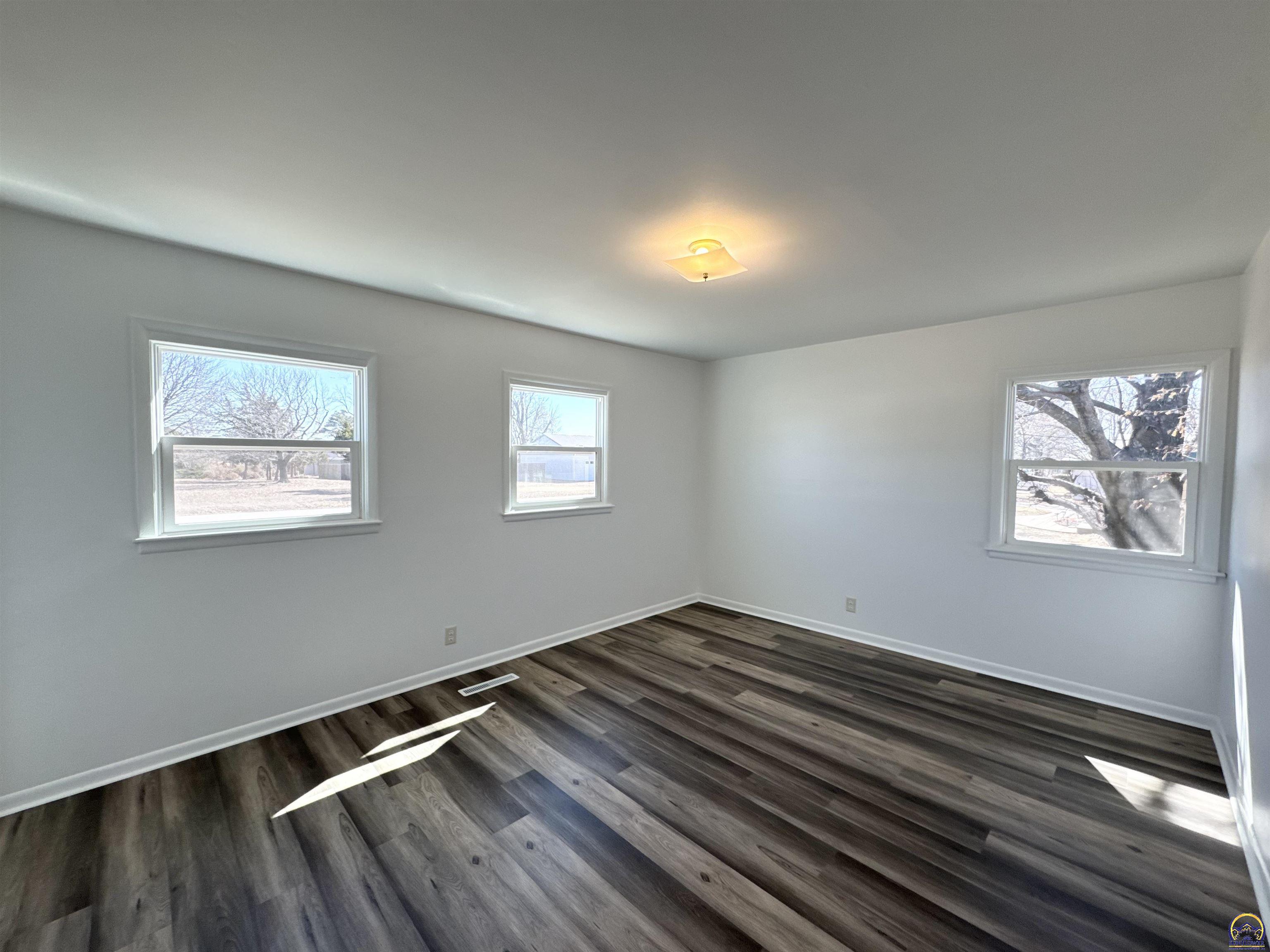 151 North 5th Street New Strawn, KS 66839 - Photo 6 of 22