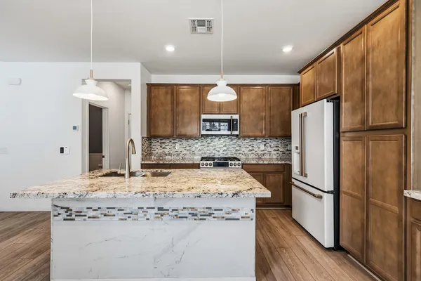 $2,400 | 4834 South Ferric, Mesa, AZ 85212