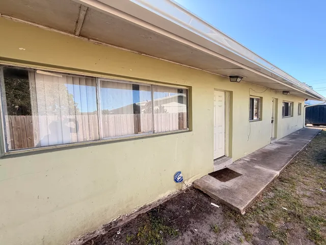 $2,000 | 812 North 24th Street, Fort Pierce, FL 34950