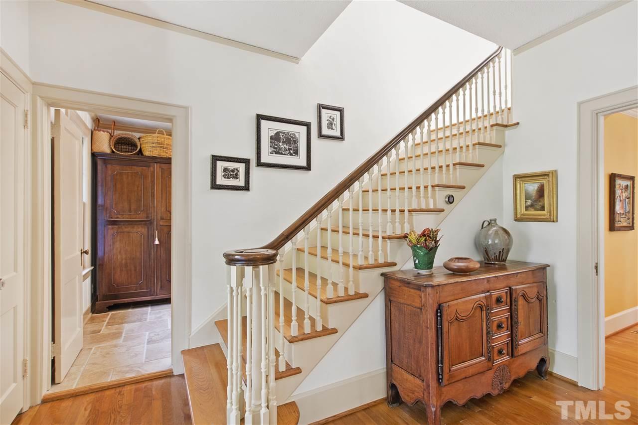 2629 Fairview Road Raleigh, NC 27608 - Photo 5 of 29