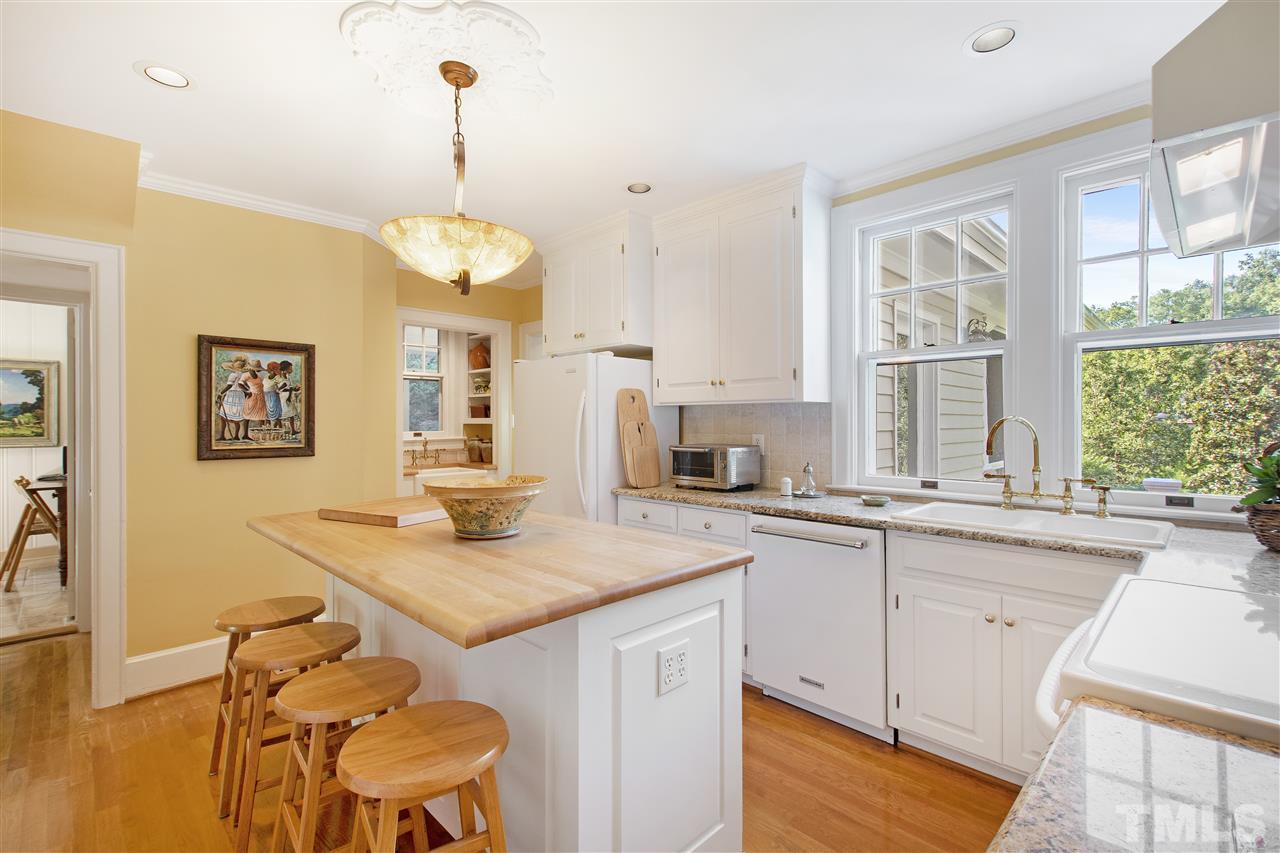 2629 Fairview Road Raleigh, NC 27608 - Photo 7 of 29