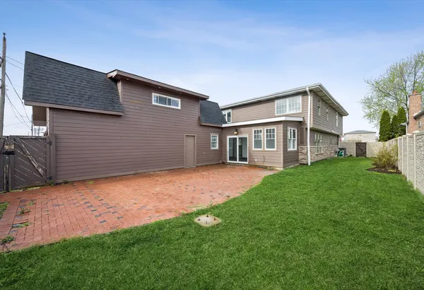 $630,000 | 7807 Nagle Avenue, Burbank, IL 60459