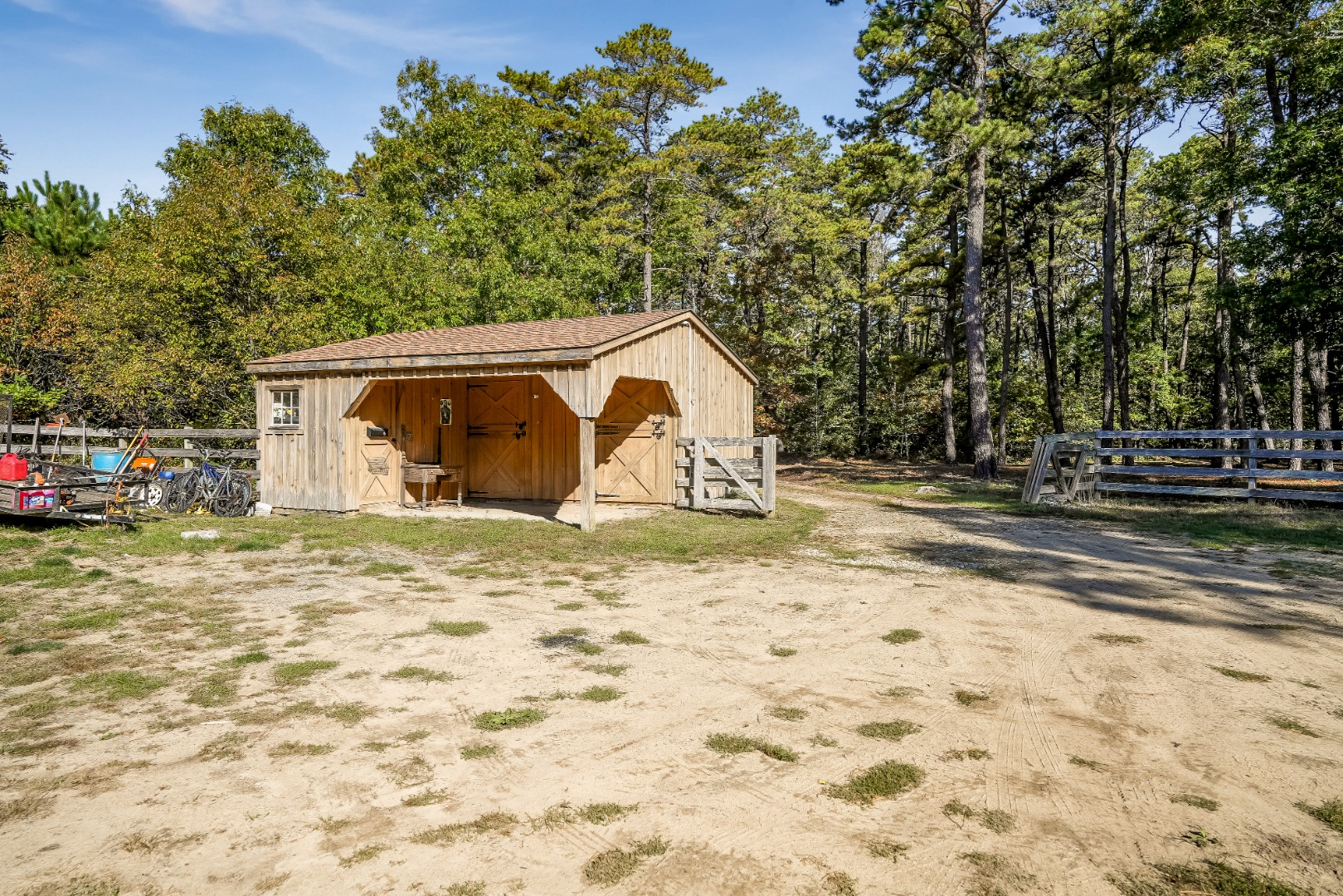 105 Stoney Hill Road West Tisbury, MA 02568 - Photo 43 of 44 a view of a outdoor space with a house