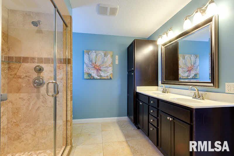 1510 Fox Ridge Road Eldridge, IA 52748 - Photo 16 of 24 Gallery Image 16