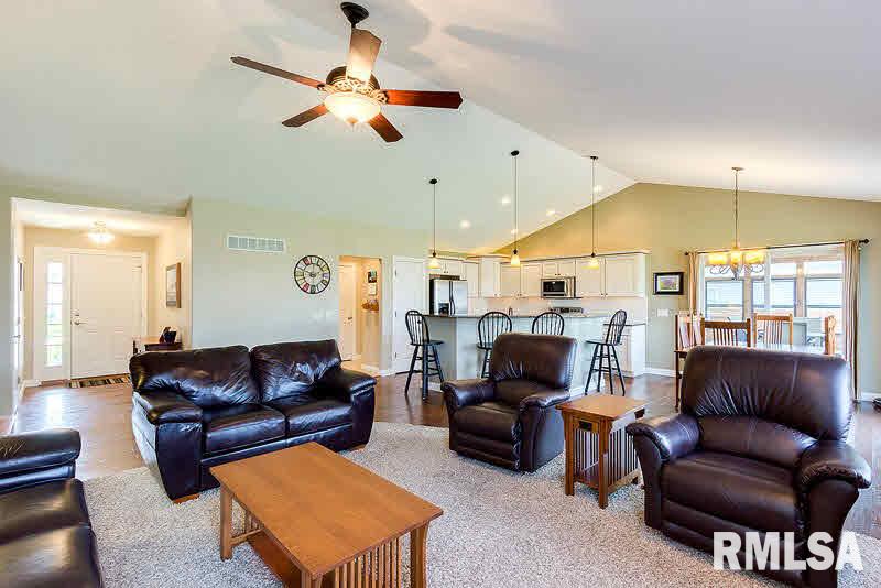 1510 Fox Ridge Road Eldridge, IA 52748 - Photo 9 of 24 Gallery Image 9