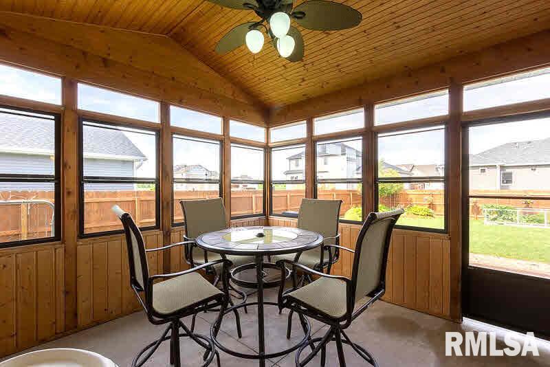 1510 Fox Ridge Road Eldridge, IA 52748 - Photo 10 of 24 Gallery Image 10
