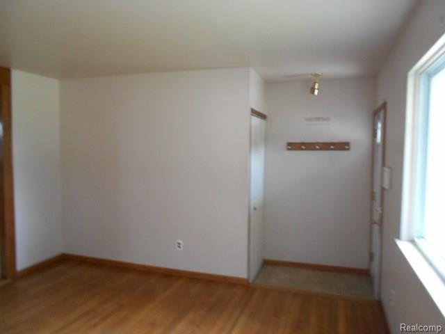 21814 Wick Road Taylor, MI 48180 - Photo 24 of 28 261-929760 Living Rm (3).jpg
