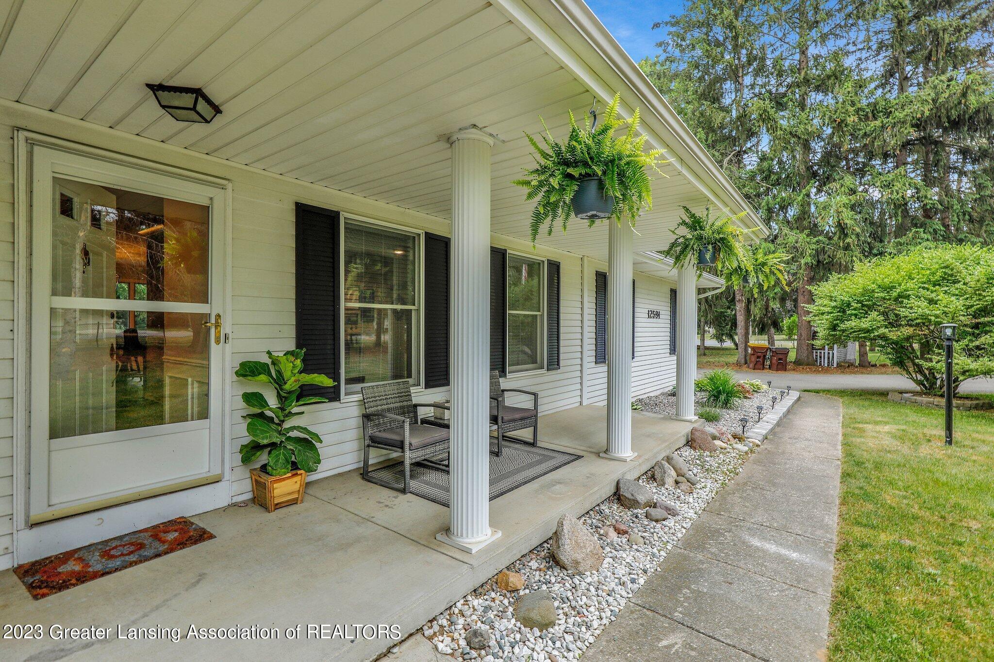 12591 Airport Road Dewitt, MI 48820 - Photo 32 of 46 Front Porch