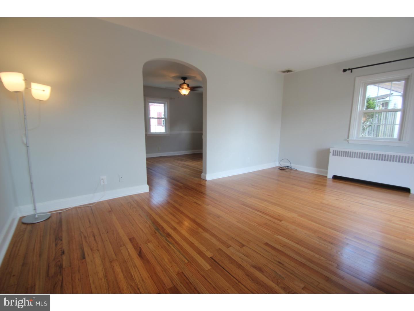 105 Friendship Road Drexel Hill, PA 19026 - Photo 3 of 23 Living Room