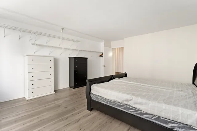 $2,000 | 4250 North Marine Drive, Unit 827, Chicago, IL 60613