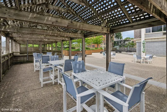 $2,000 | 4250 North Marine Drive, Unit 827, Chicago, IL 60613