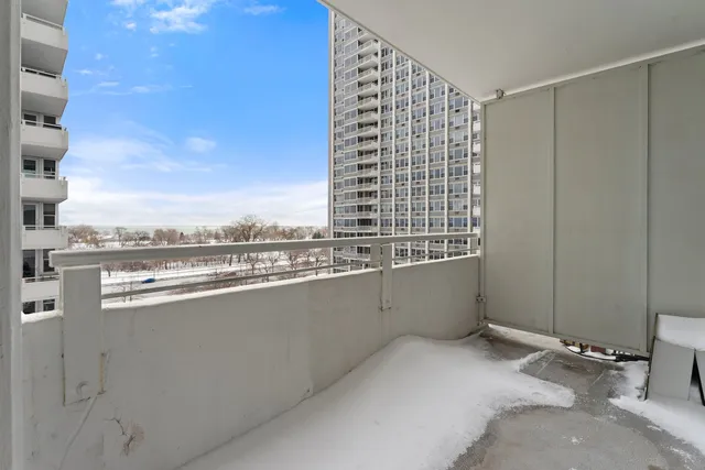 $2,000 | 4250 North Marine Drive, Unit 827, Chicago, IL 60613